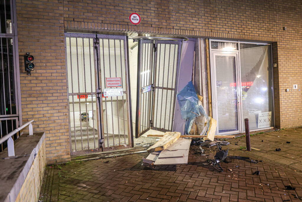 Automobilist ramt pui parkeergarage na achtervolging