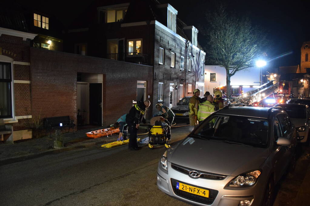 Ambulancemedewerkers ontdekken woningbrand