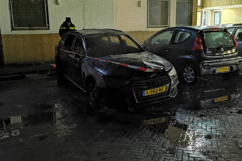 Auto verwoest door brand