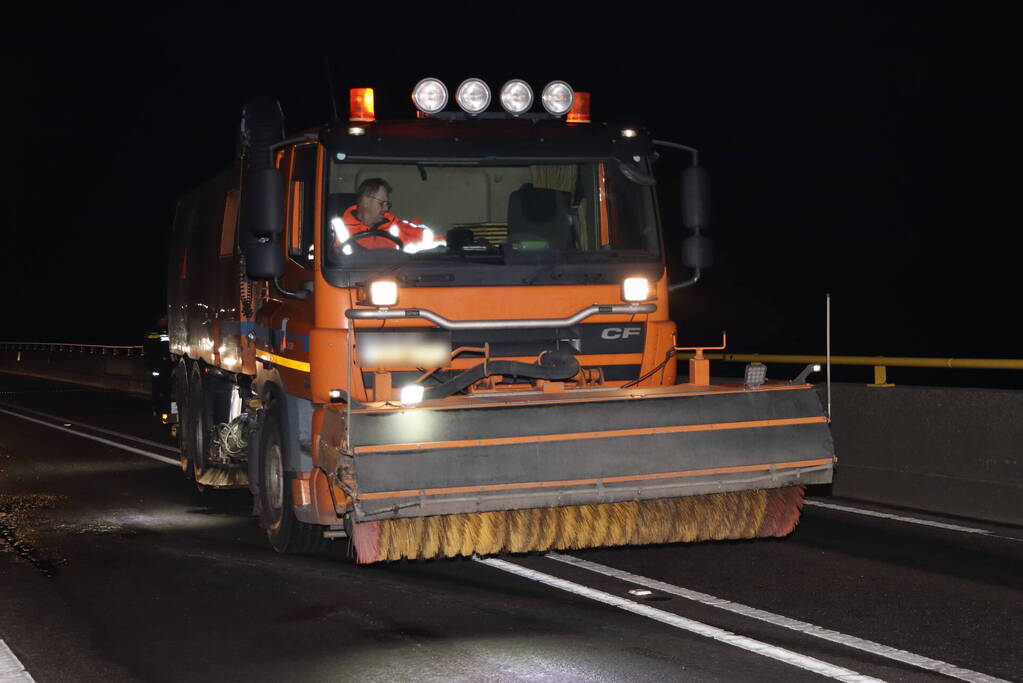 Twee voertuigen botsen op elkaar- Zeelandbrug dicht