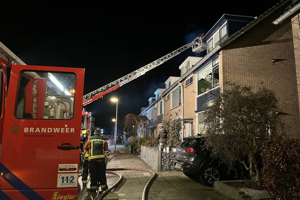 Schoorsteenbrand zorgt voor flinke rookontwikkeling