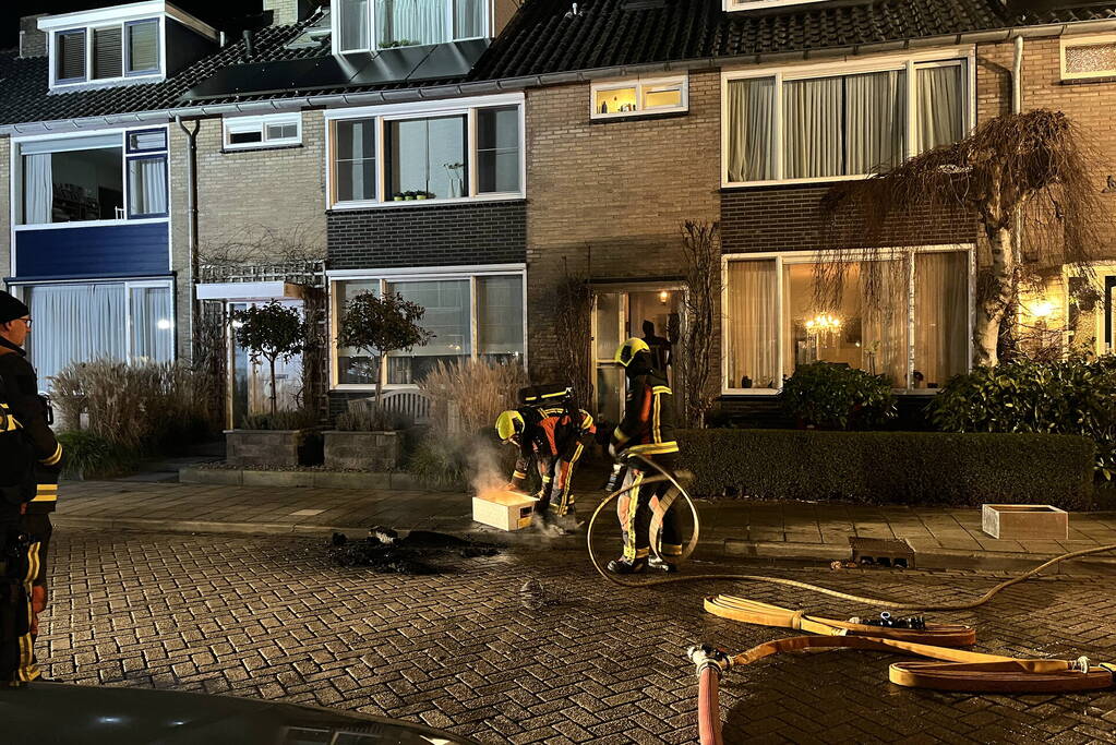 Schoorsteenbrand zorgt voor flinke rookontwikkeling