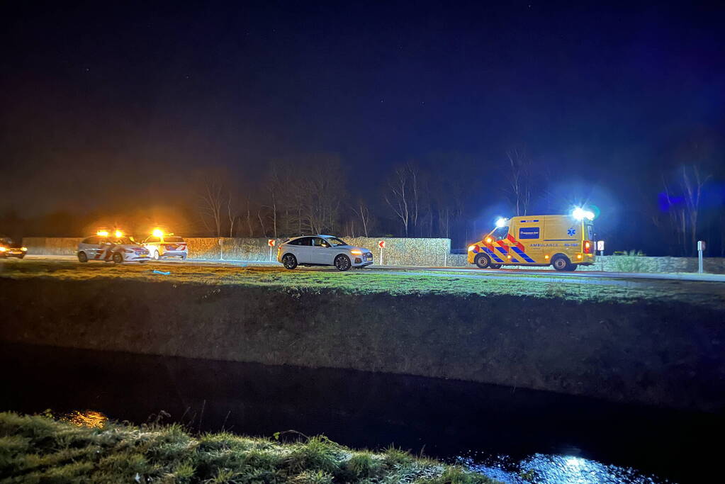 Voertuigen komen in bocht met elkaar in botsing