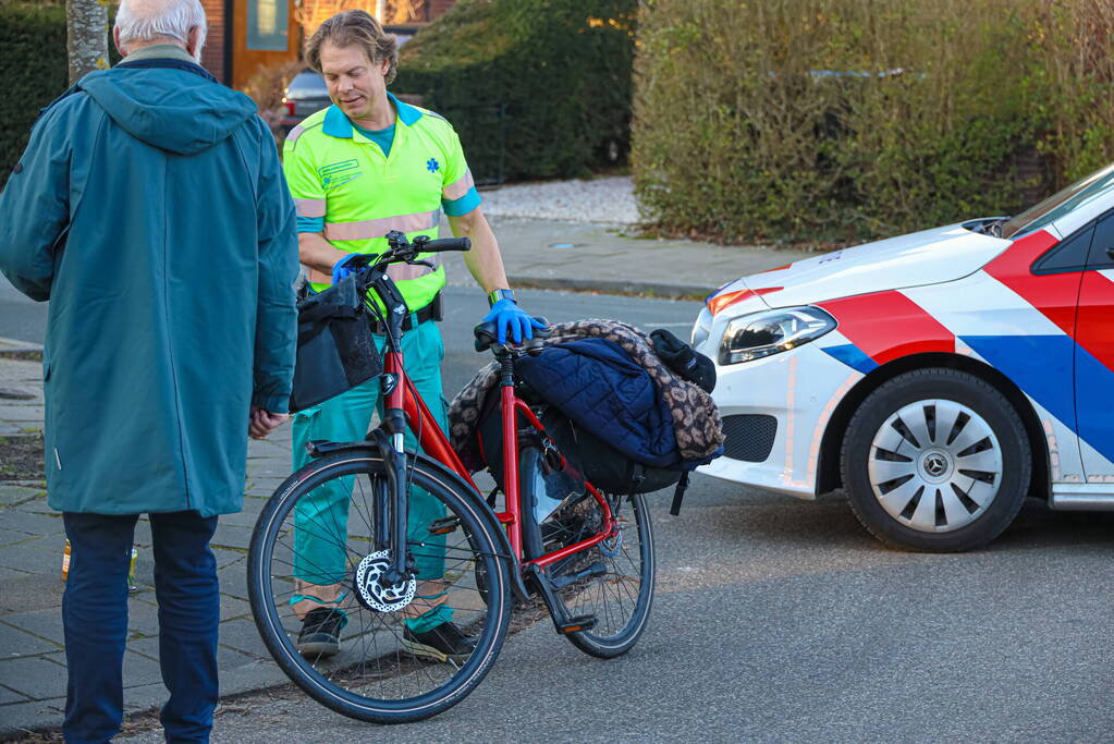 Fietsster gewond bij aanrijding met auto