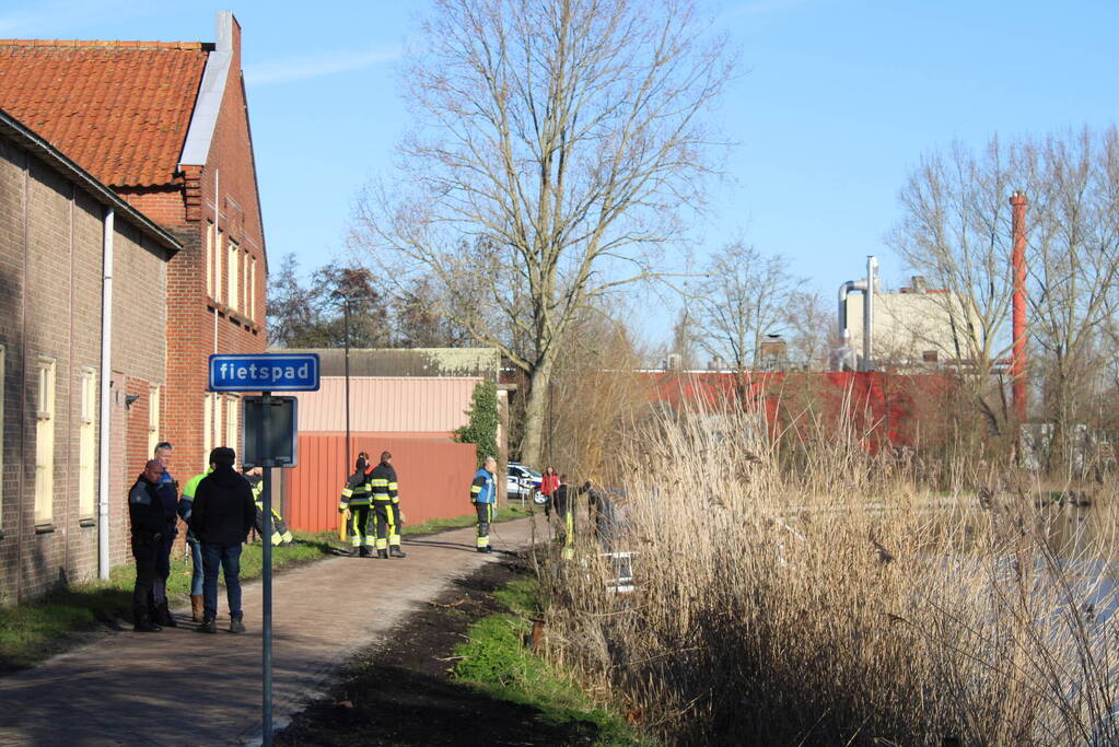 Gezonken boot lekt brandstof