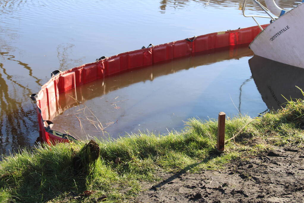 Gezonken boot lekt brandstof