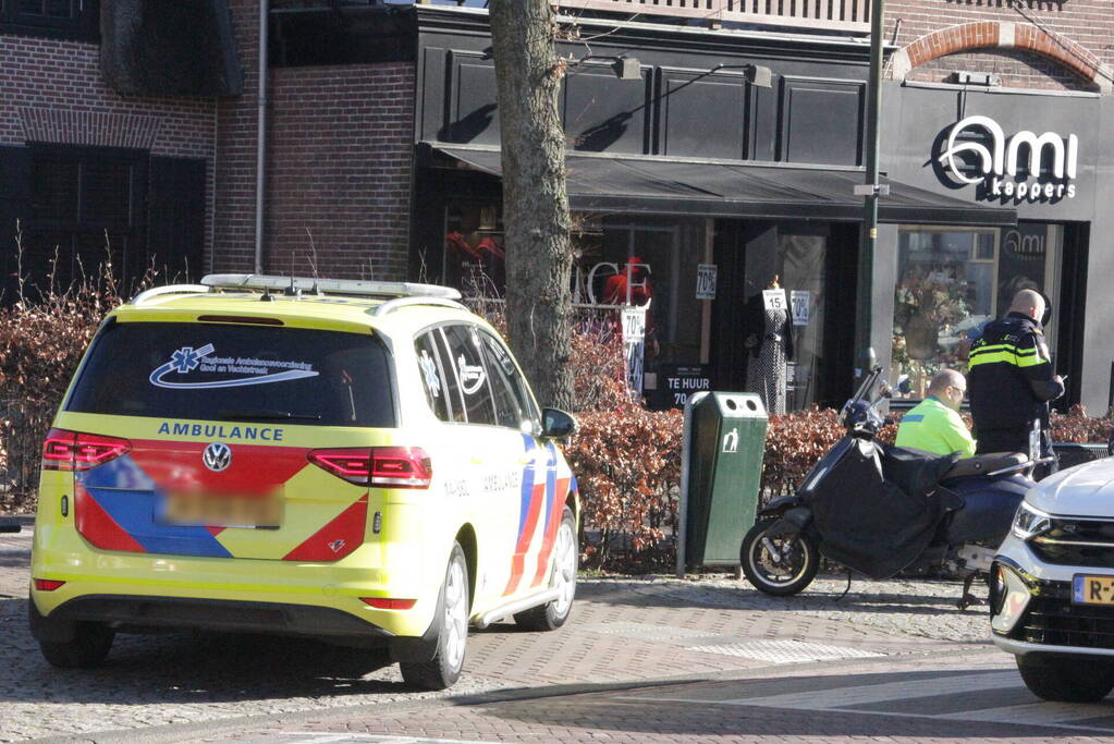 Scooterrijder gewond bij botsing met auto