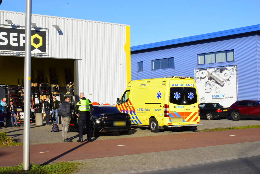 Scooterrijder gewond bij botsing met auto