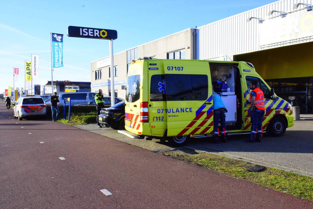 Scooterrijder gewond bij botsing met auto