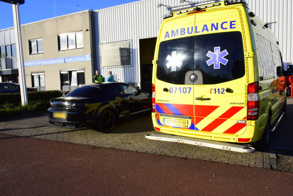 Scooterrijder gewond bij botsing met auto