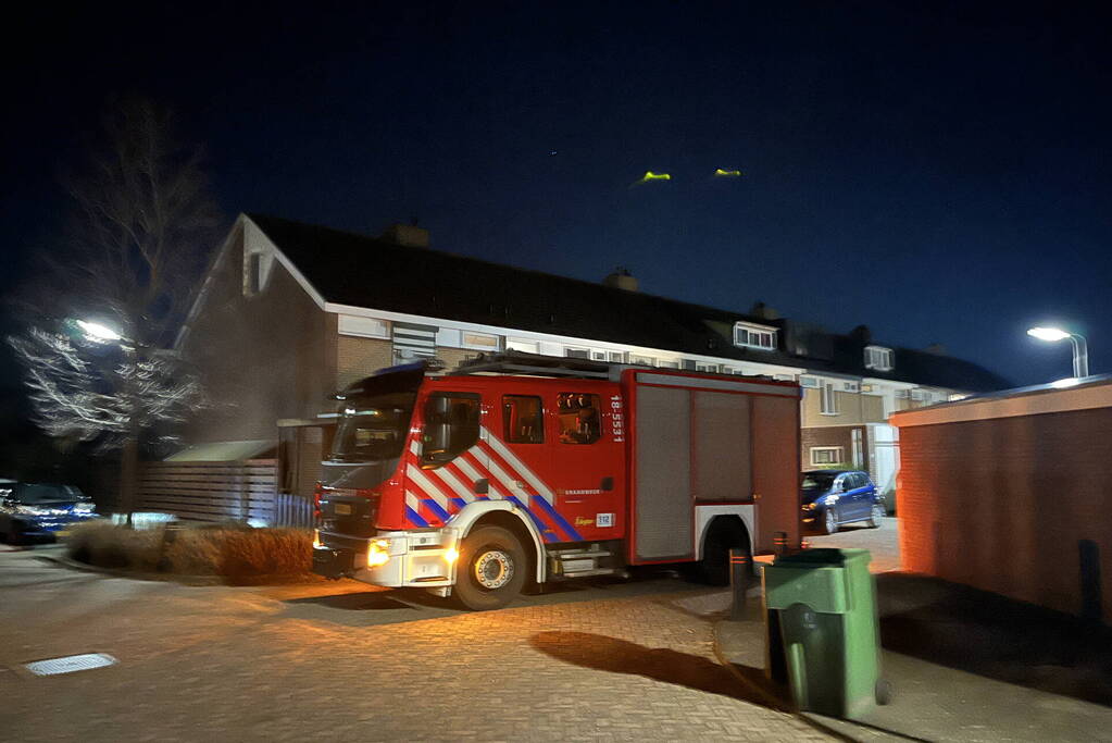 Brandweer onderzoekt hinderlijke lucht bij woning