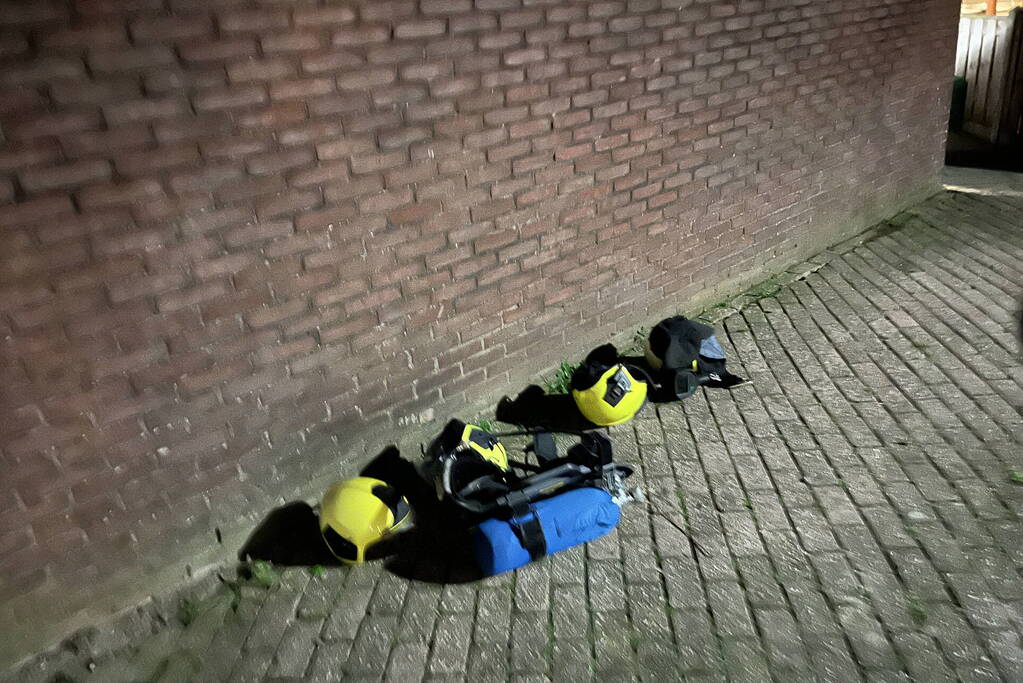 Brandweer onderzoekt hinderlijke lucht bij woning