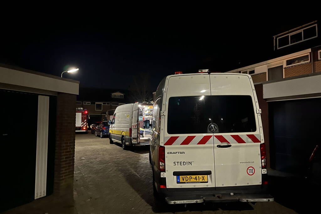 Brandweer onderzoekt hinderlijke lucht bij woning