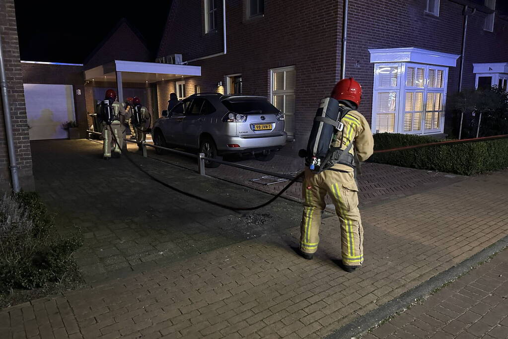 Brand in serre brandweer voorkomt erger