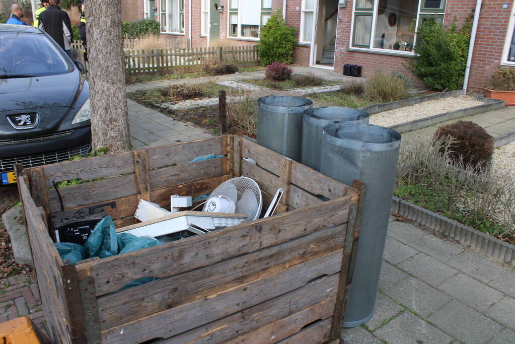 Politie vindt hennepkwekerij van 261 planten