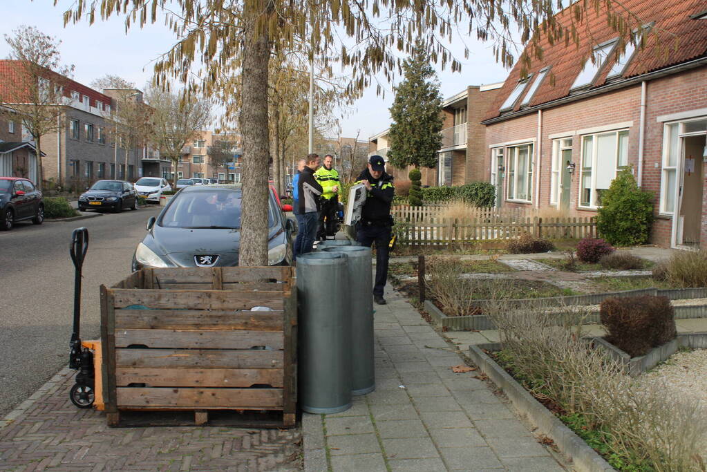 Politie vindt hennepkwekerij van 261 planten
