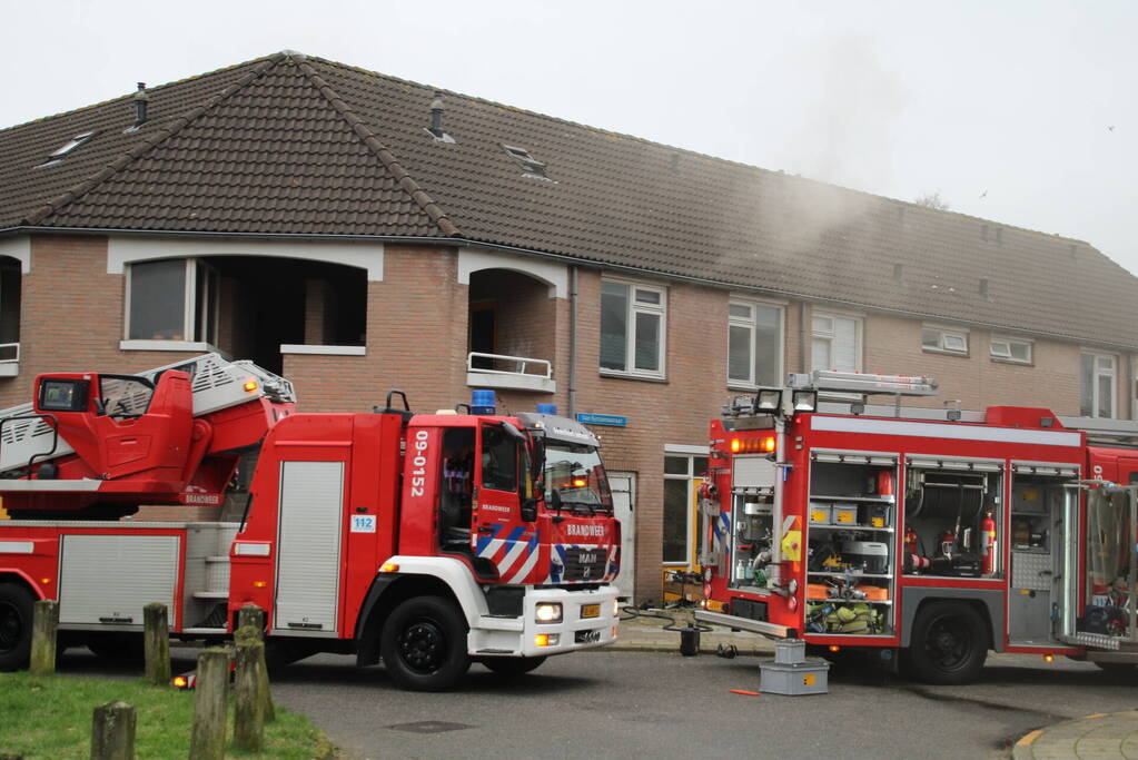 Veel rook bij brand in woning