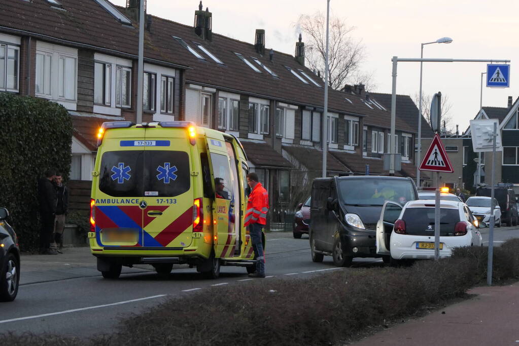Gewonde bij ongeval tussen personenauto en bestelbus