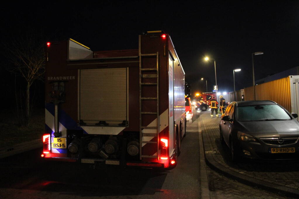 Brandweer groots ingezet voor mogelijke winkelbrand