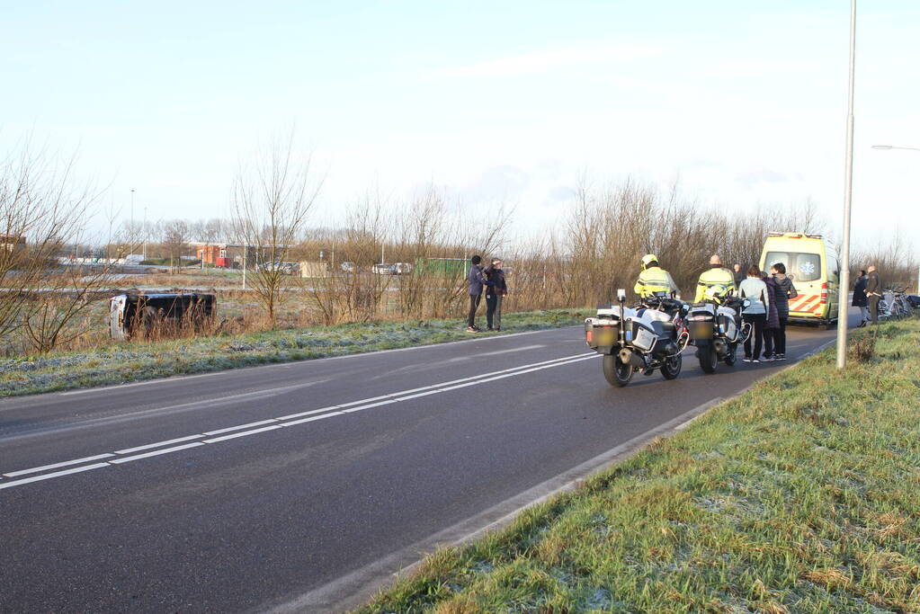 18-jarige crasht met auto