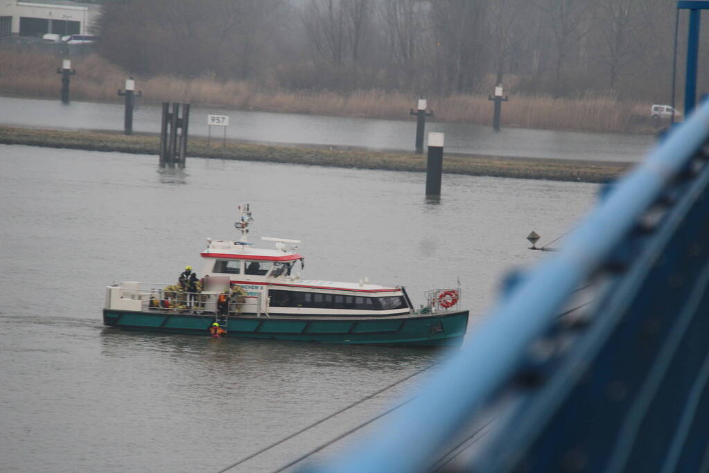 Traumahelikopter ingezet voor persoon te water