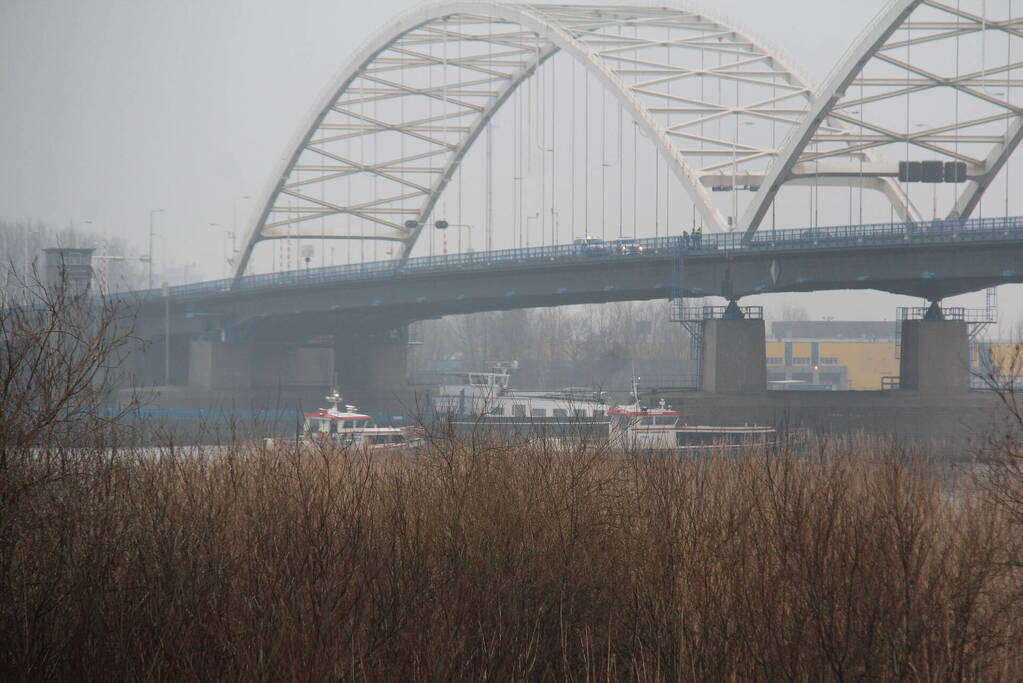 Traumahelikopter ingezet voor persoon te water