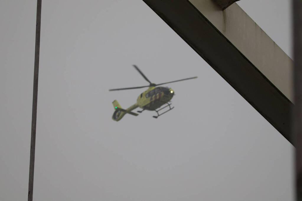 Traumahelikopter ingezet voor persoon te water