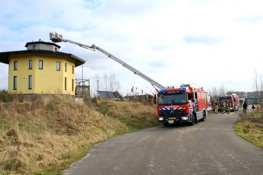 Beginnende dakbrand snel onder controle