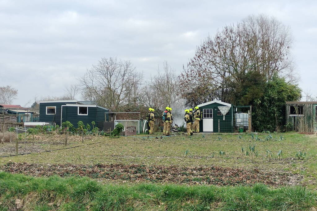 Schuur in volkstuin uitgebrand