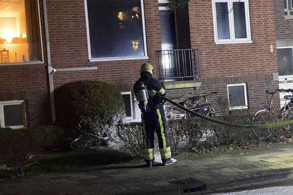 Veel rookontwikkeling bij brand in kelder