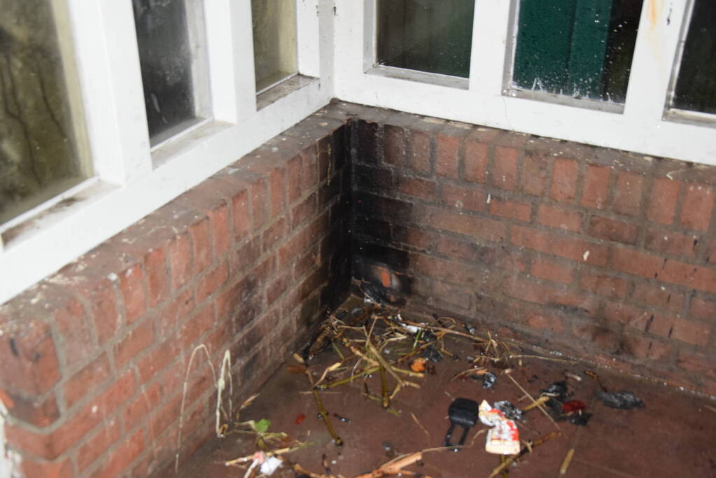 Brandweer ingezet voor brandstichting