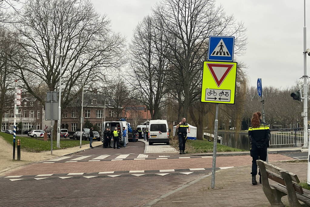 Politieonderzoek na aantreffen overleden persoon in water