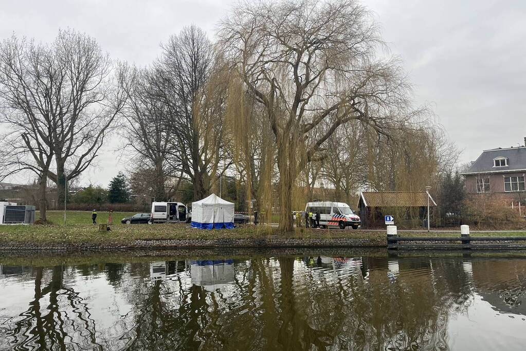 Politieonderzoek na aantreffen overleden persoon in water
