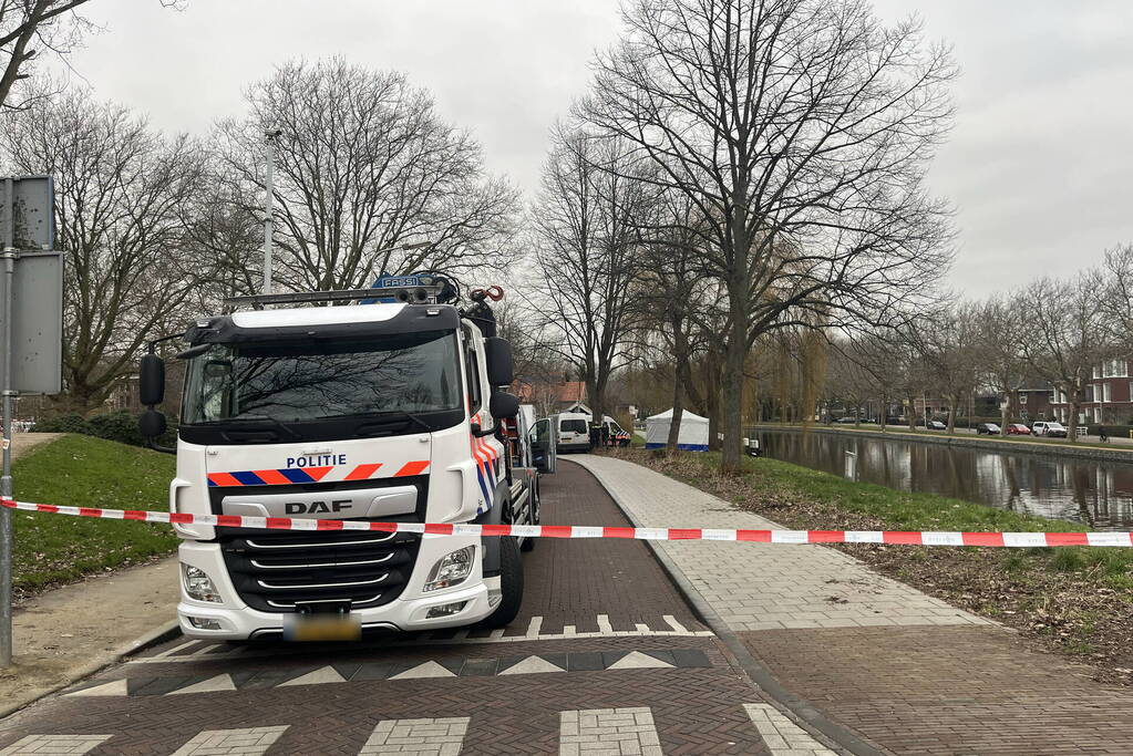 Politieonderzoek na aantreffen overleden persoon in water