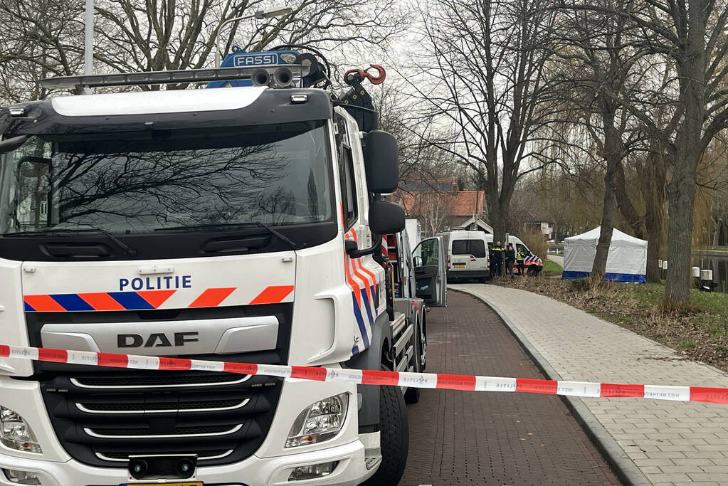 Politieonderzoek na aantreffen overleden persoon in water