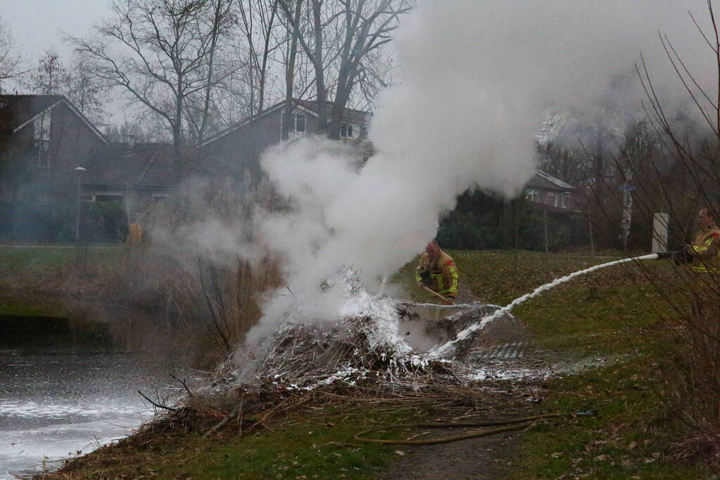 Brand in berg hooi geblust door brandweer