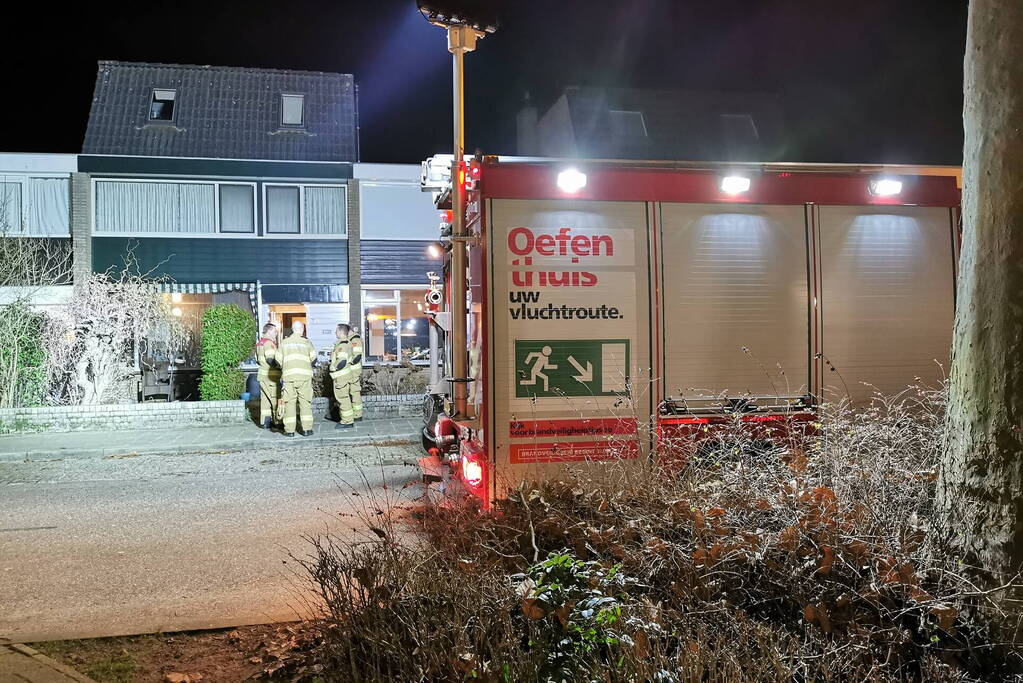 Brandweer verricht metingen naar gaslucht