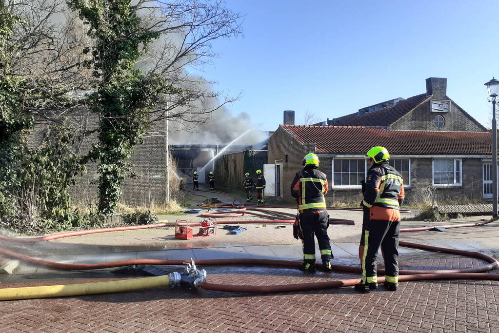 Zeer grote brand leegstaand fabrieksgebouw
