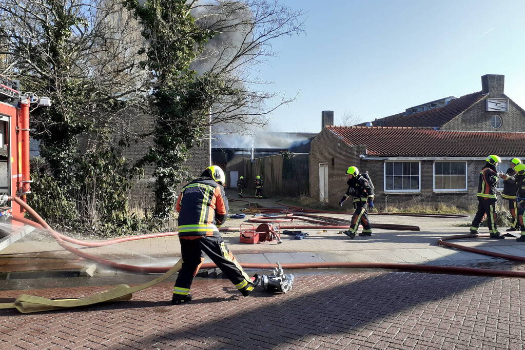 Zeer grote brand leegstaand fabrieksgebouw