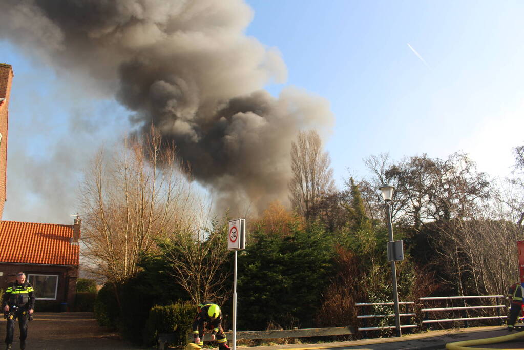 Zeer grote brand leegstaand fabrieksgebouw