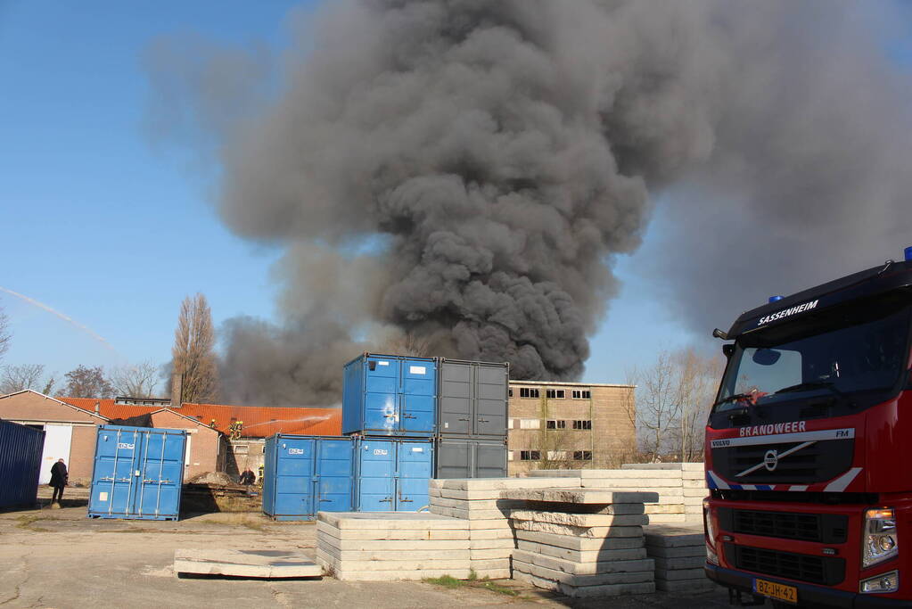 Zeer grote brand leegstaand fabrieksgebouw