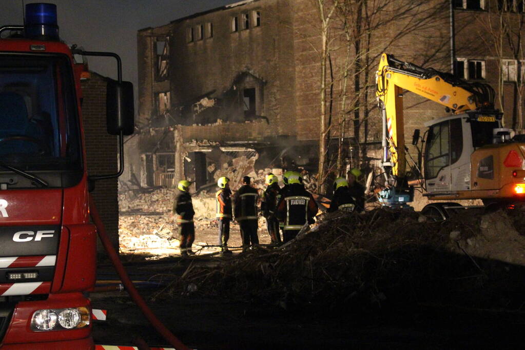 Zeer grote brand leegstaand fabrieksgebouw
