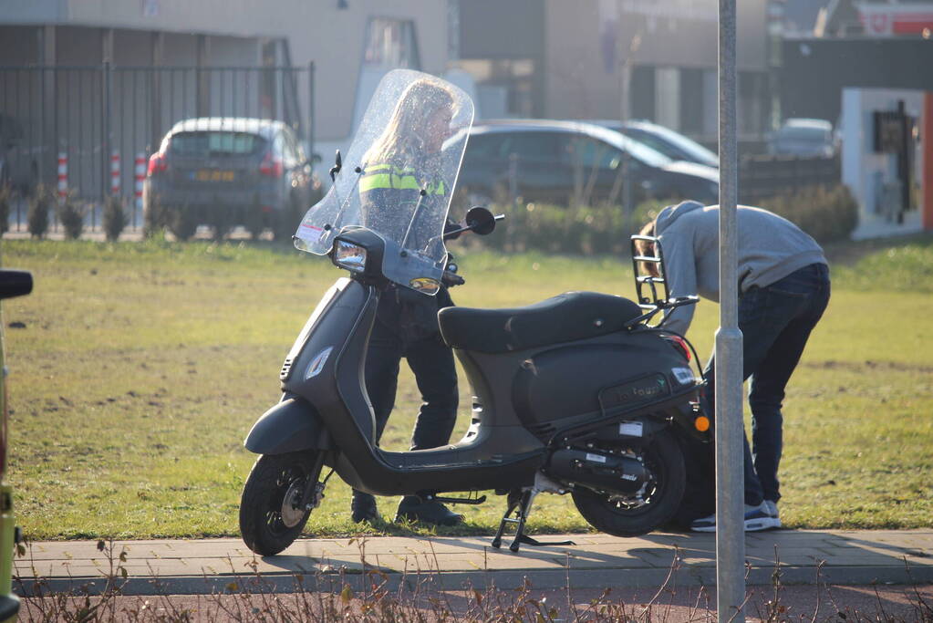 Scooterrijder aangereden door auto