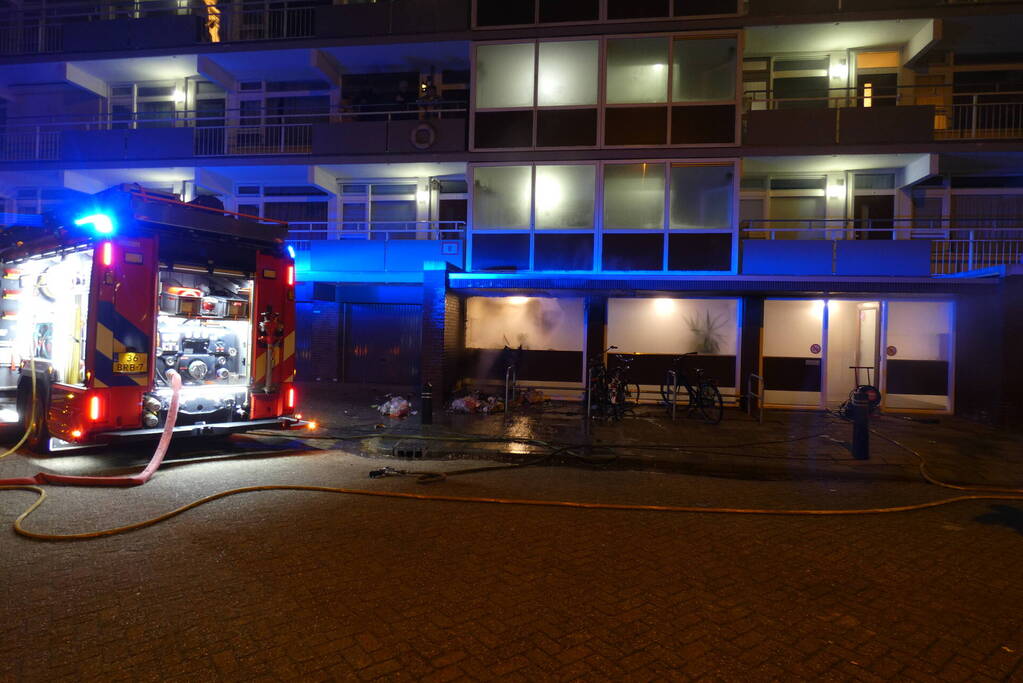 Rook in flat wegens afvalbrand