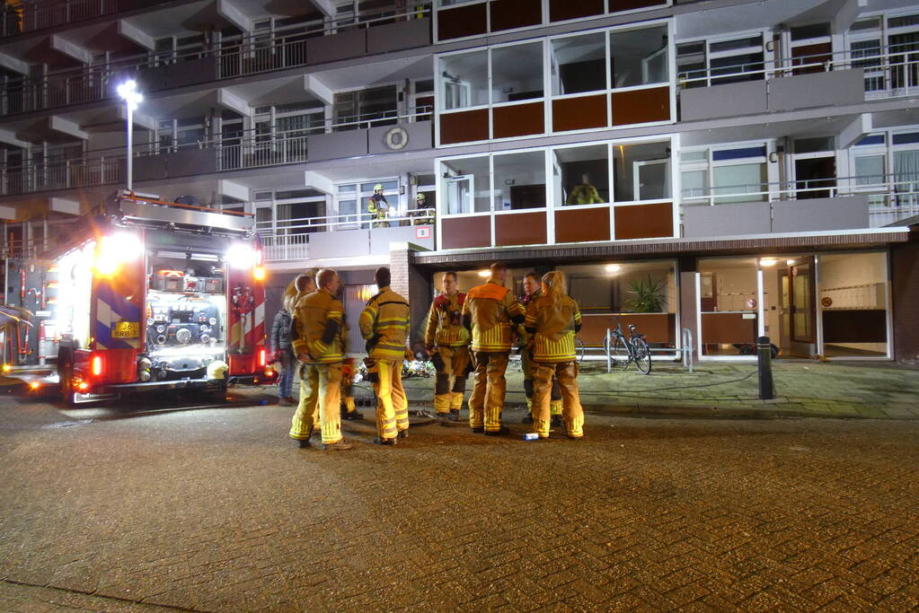 Rook in flat wegens afvalbrand