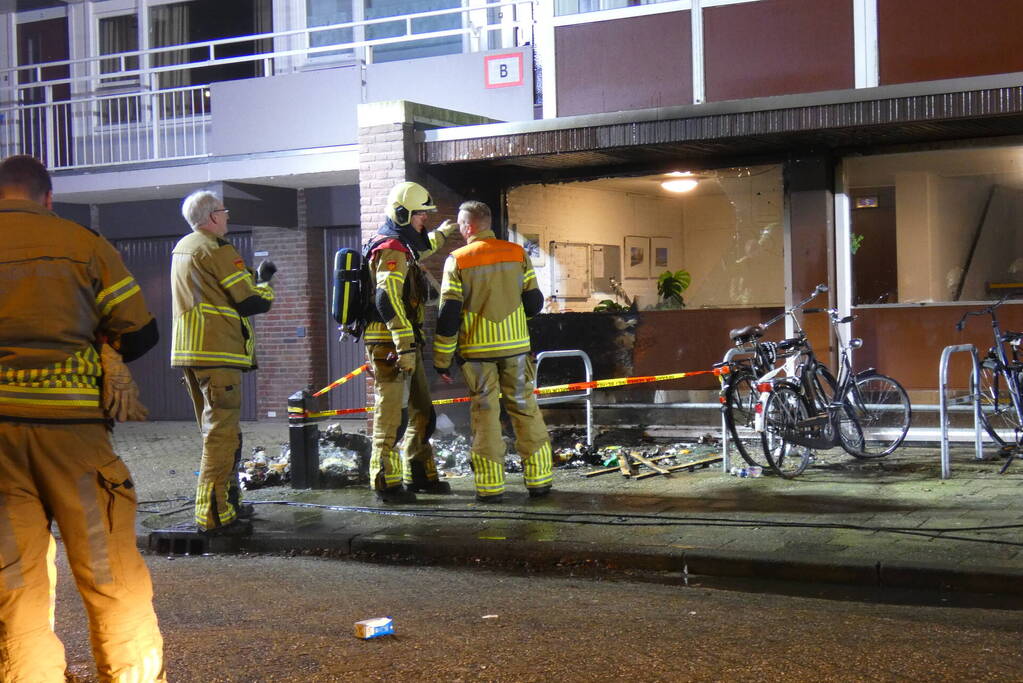 Rook in flat wegens afvalbrand