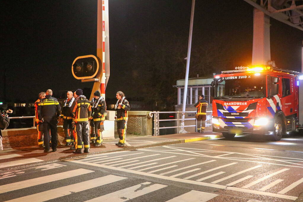 Zoekactie naar mogelijke persoon te water