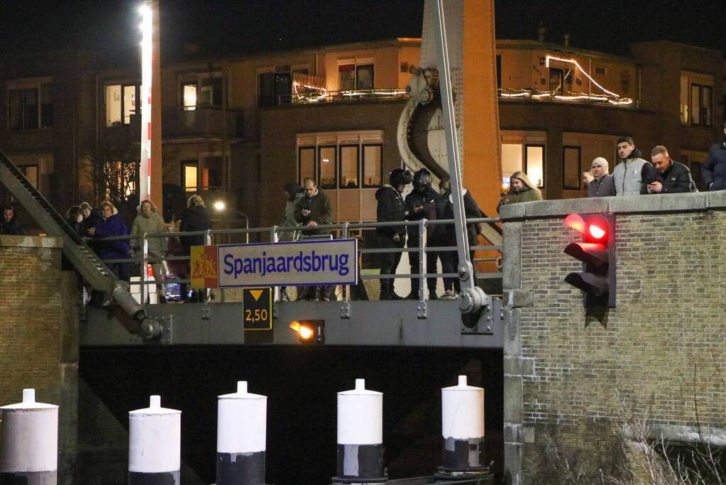 Zoekactie naar mogelijke persoon te water