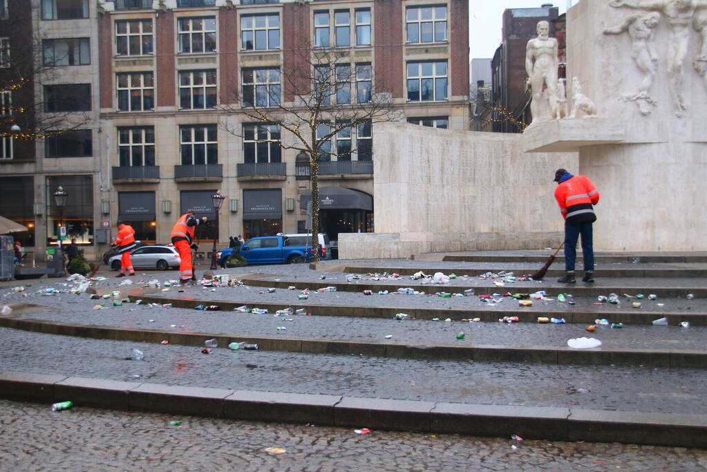 Stadsreiniging druk met rommel van supporters