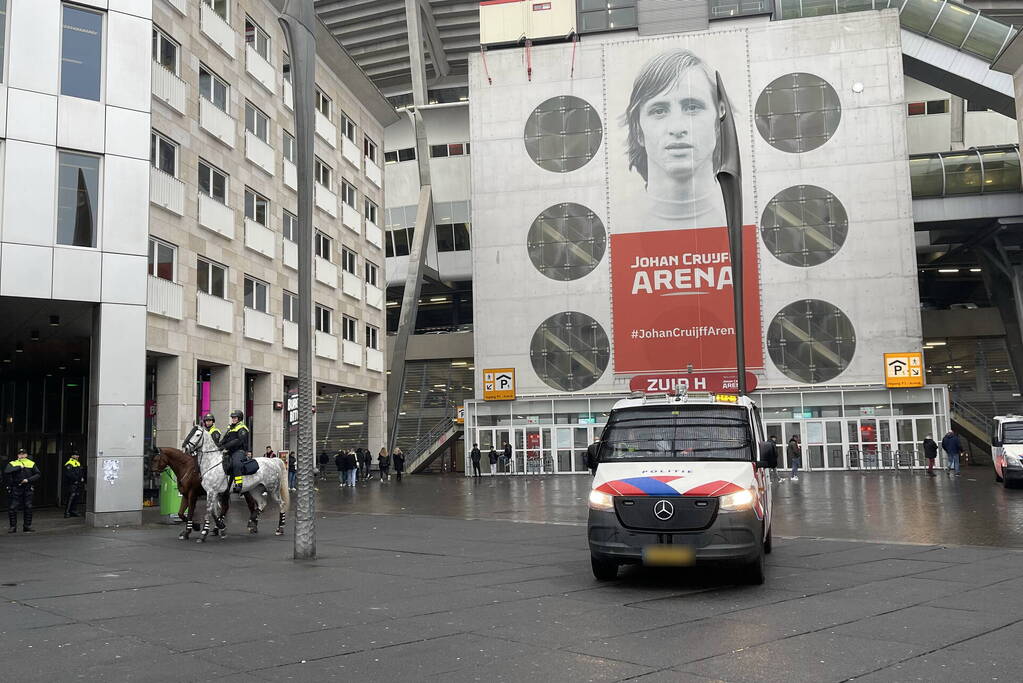 Stadsreiniging druk met rommel van supporters